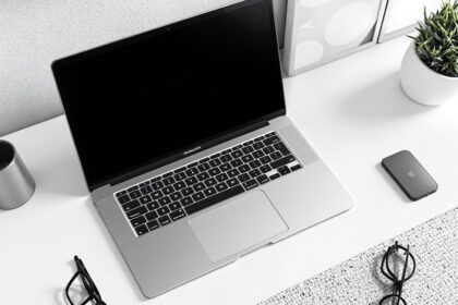 wybieranie najlepszej naklejki